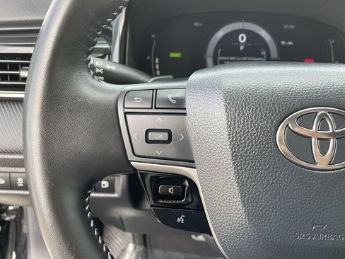 Used 2025 Toyota Camry SE w/ Convenience Package FWD image 26