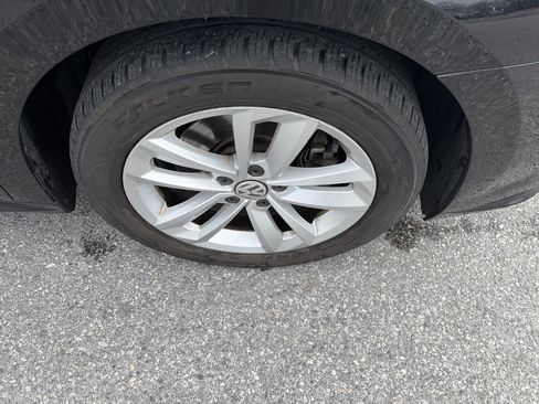 Used 2020 Volkswagen Passat 2.0T S image 10