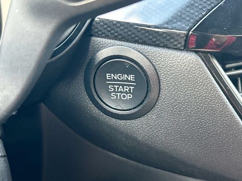 Used 2023 Ford Escape ST-Line w/ Cold Weather Package FWD image 18
