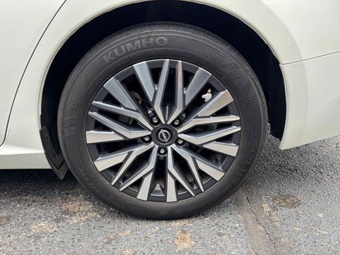 Used 2025 Nissan Altima 2.5 SV FWD image 30