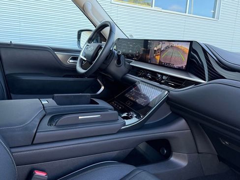 Used 2025 INFINITI QX80 Luxe image 46