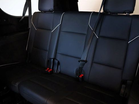 Used 2024 Cadillac Escalade ESV Premium Luxury AWD/4WD image 9