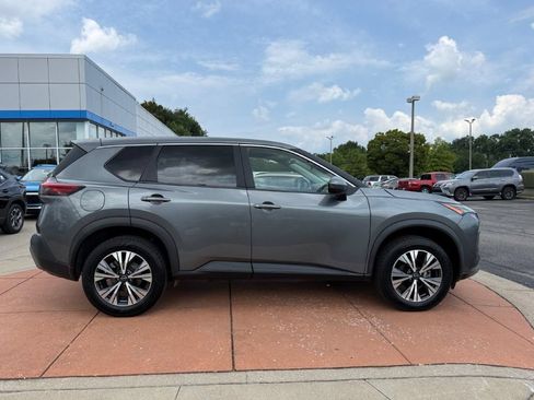 Used 2023 Nissan Rogue SV AWD/4WD image 7