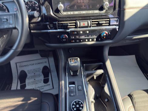 Used 2025 Nissan Pathfinder Rock Creek AWD/4WD image 17