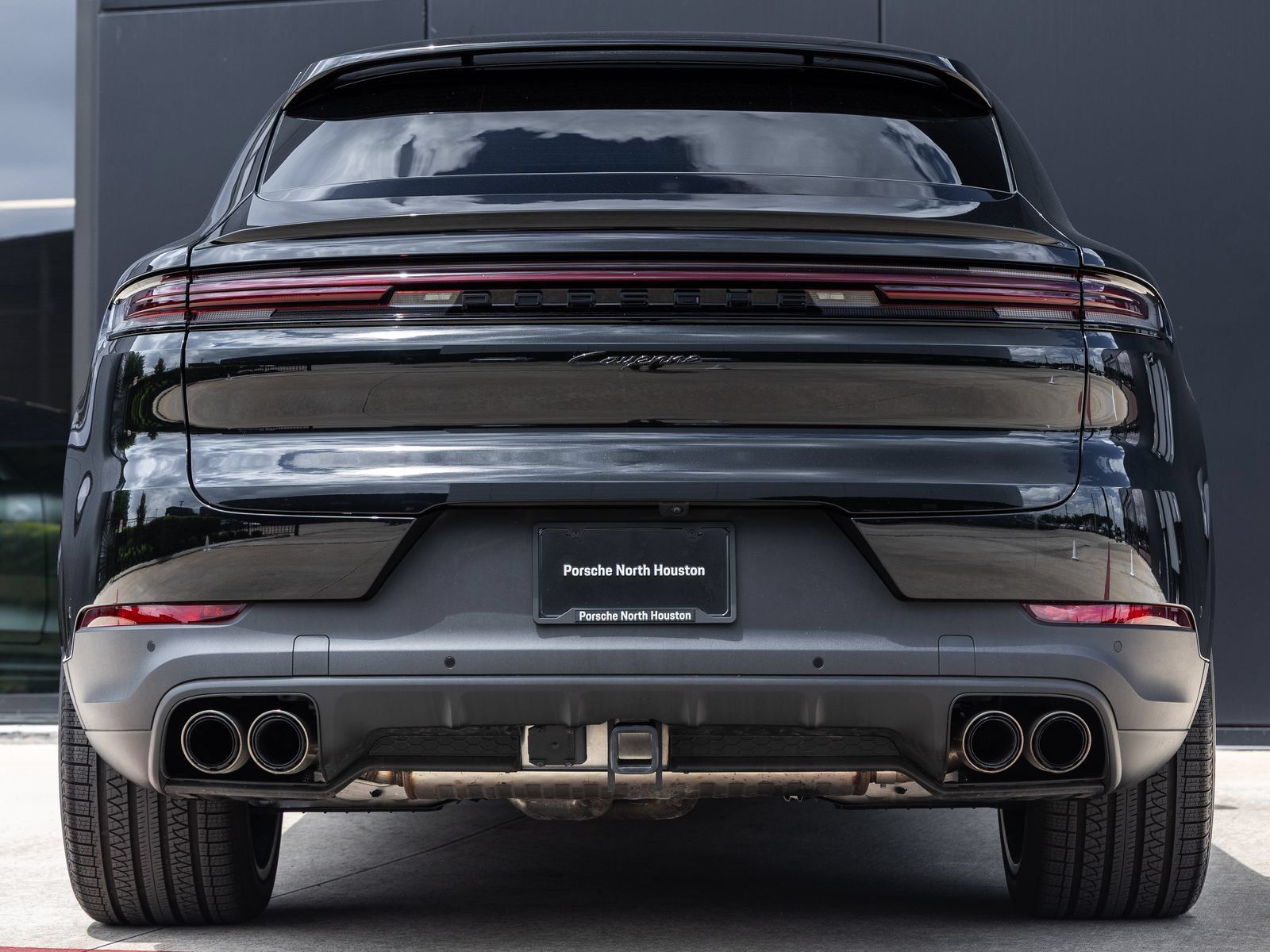 Certified 2025 Porsche Cayenne E-Hybrid Coupe AWD/4WD image 10