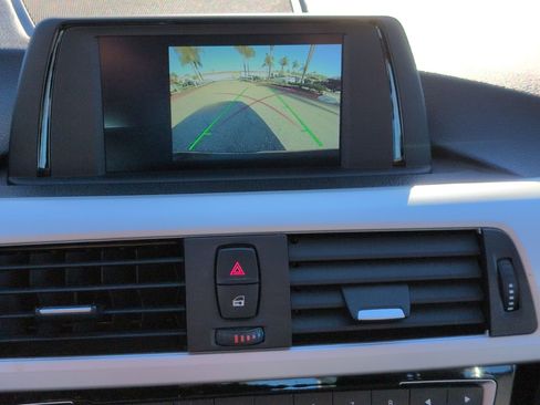 Used 2018 BMW 320i Sedan image 24