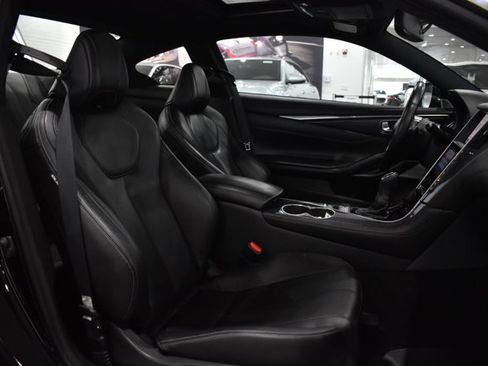 Used 2017 INFINITI Q60 Red Sport 400 image 32