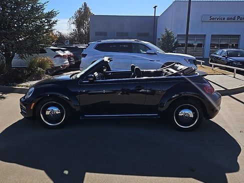 Used 2018 Volkswagen Beetle 2.0T Coast image 12