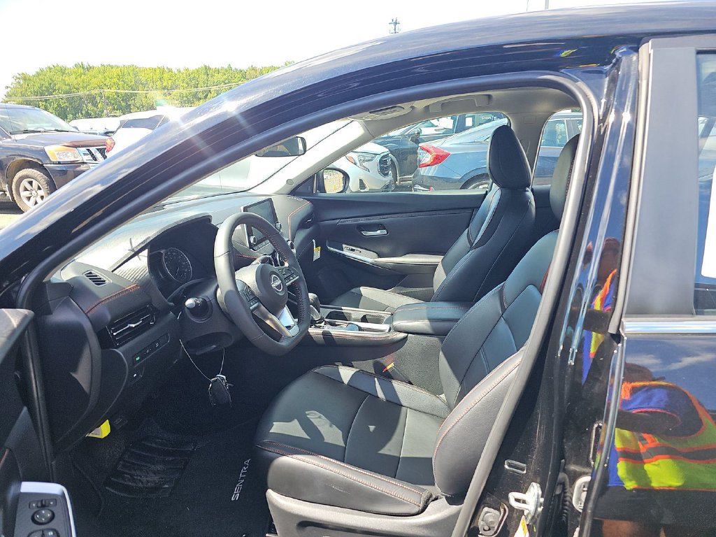 Certified 2025 Nissan Sentra SR w/ SR Premium Package FWD image 7