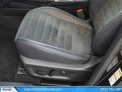 Used 2023 Mitsubishi Outlander SE image 16