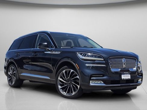 Used 2021 Lincoln Aviator Reserve w/ Equipment Group 201A AWD/4WD image 2
