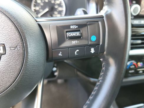 Used 2025 Nissan Pathfinder SV AWD/4WD image 23
