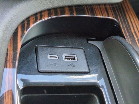 Certified 2024 Cadillac Escalade ESV Premium Luxury w/ Performance Package image 25