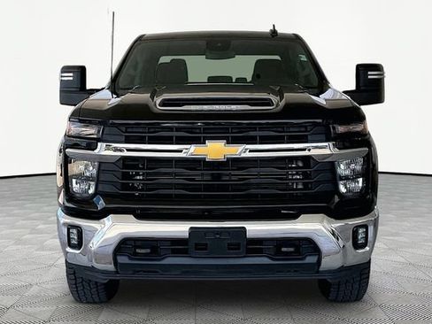 Used 2025 Chevrolet Silverado 3500 LT w/ Convenience Package AWD/4WD image 2