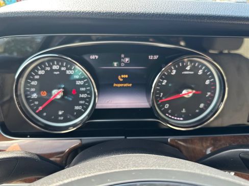 Used 2017 Mercedes-Benz E 300 4MATIC image 30