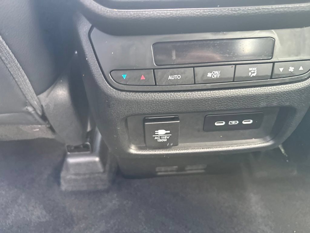 Used 2025 Honda Pilot TrailSport image 70