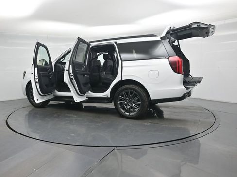 New 2026 Ford Expedition Platinum image 35