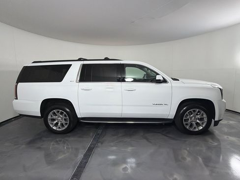 Used 2019 GMC Yukon XL SLT w/ Open Road Package AWD/4WD image 4
