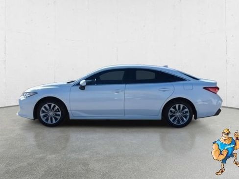 Used 2022 Toyota Avalon XLE image 7