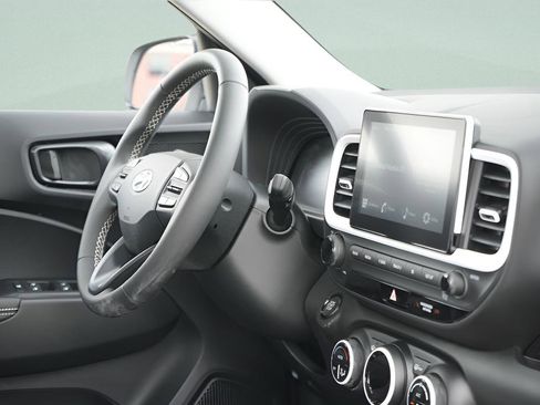 New 2026 Hyundai Venue SEL FWD image 12