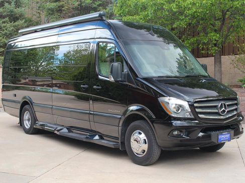 Used 2017 Mercedes-Benz Sprinter 3500 image 4