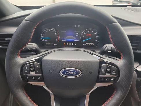 Certified 2023 Ford Explorer ST-Line w/ Class IV Trailer Tow Package RWD image 32