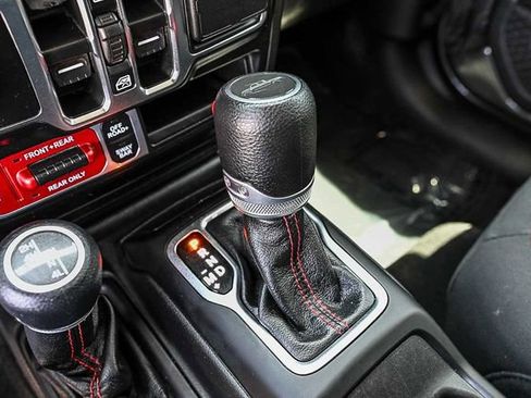 Used 2022 Jeep Gladiator Rubicon AWD/4WD image 27