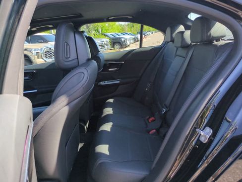 Used 2025 Mercedes-Benz C 300 Sedan image 13