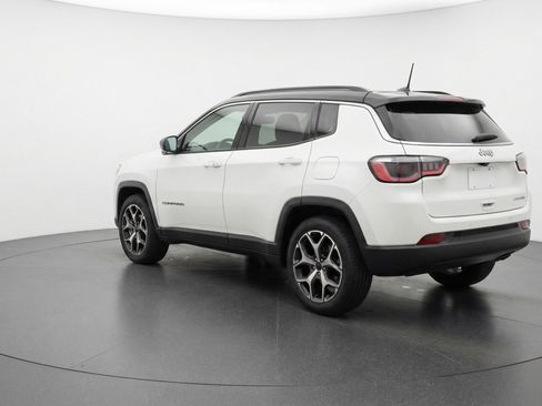 Used 2025 Jeep Compass Limited image 6