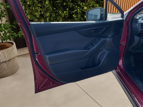 Used 2019 Subaru Crosstrek 2.0i Premium image 24