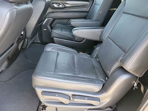Used 2021 GMC Yukon XL Denali w/ Denali Premium Package image 14