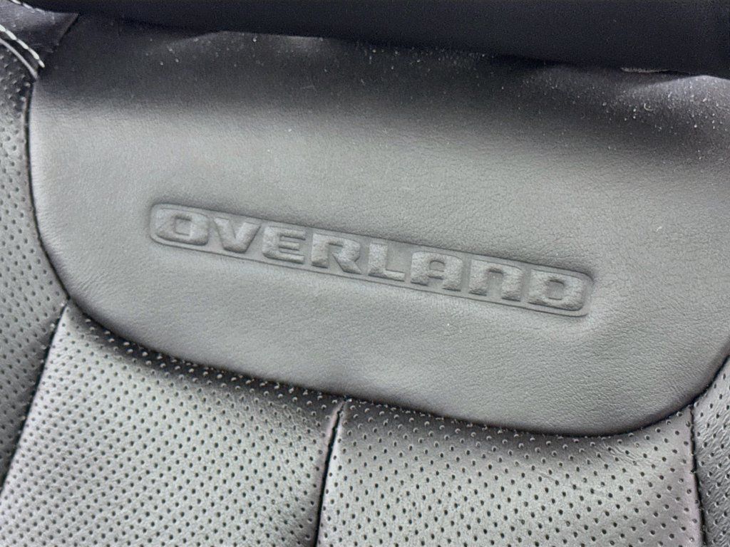 Used 2023 Jeep Grand Cherokee Overland w/ Advanced Protech Group III AWD/4WD image 18