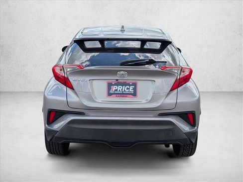 Used 2020 Toyota C-HR XLE FWD image 7