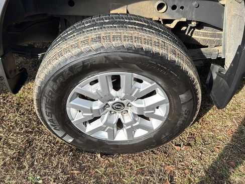 Used 2022 Nissan Frontier SV image 33