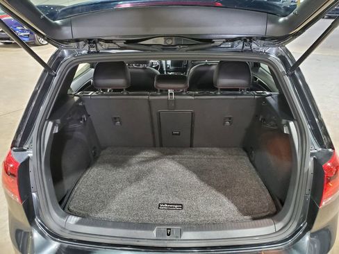 Used 2017 Volkswagen GTI SE image 41