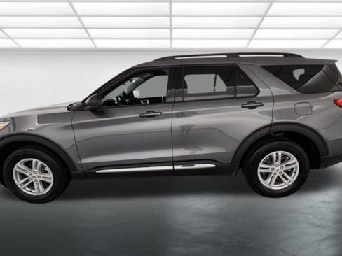 Certified 2024 Ford Explorer XLT AWD/4WD image 5