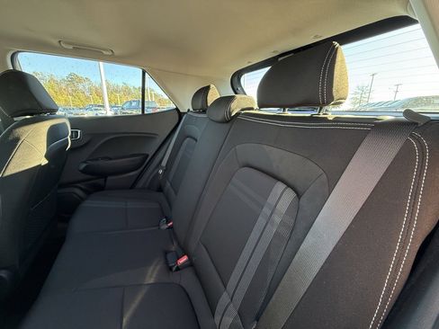 Used 2025 Hyundai Venue SEL image 27