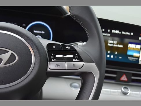 New 2026 Hyundai Elantra Limited FWD image 20