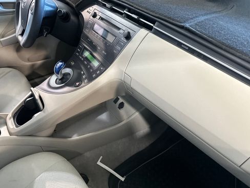 Used 2010 Toyota Prius Two FWD image 17