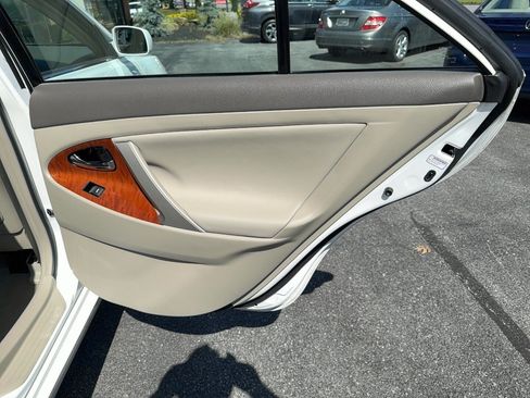 Used 2011 Toyota Camry XLE w/ SE/XLE Extra-Value Pkg FWD image 24