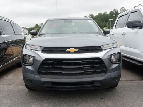 Used 2021 Chevrolet TrailBlazer LS FWD image 2