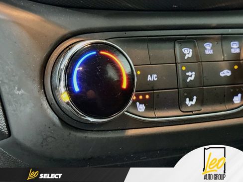 Used 2023 Chevrolet TrailBlazer LT FWD image 22