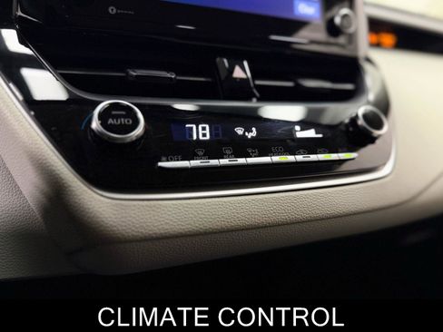 Used 2022 Toyota Corolla LE image 22