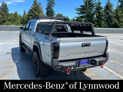 Used 2022 Toyota Tacoma TRD Off-Road AWD/4WD image 7