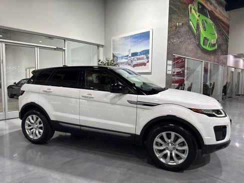 Used 2018 Land Rover Range Rover Evoque SE AWD/4WD image 34