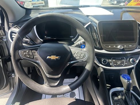 Used 2018 Chevrolet Volt LT image 18