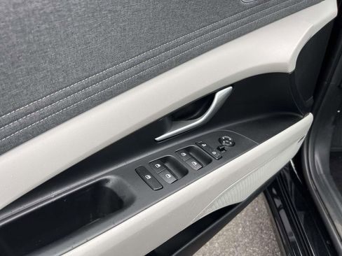 Used 2022 Hyundai Elantra Limited image 21