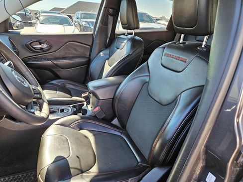 Used 2022 Jeep Cherokee Trailhawk AWD/4WD image 18