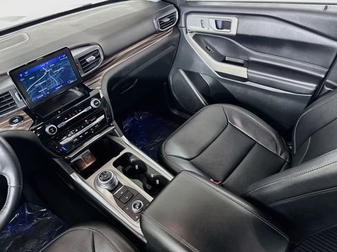 Used 2023 Ford Explorer Limited w/ Equipment Group 301A AWD/4WD image 28