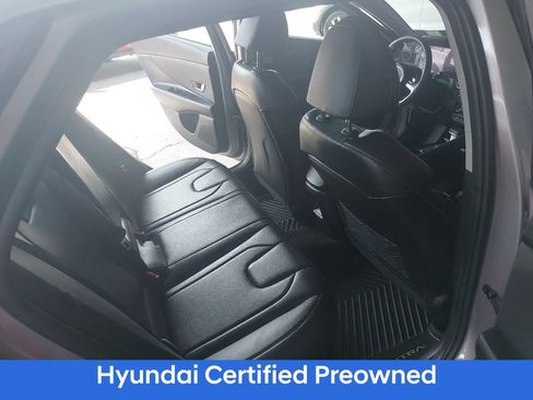 Certified 2025 Hyundai Elantra Limited FWD image 11
